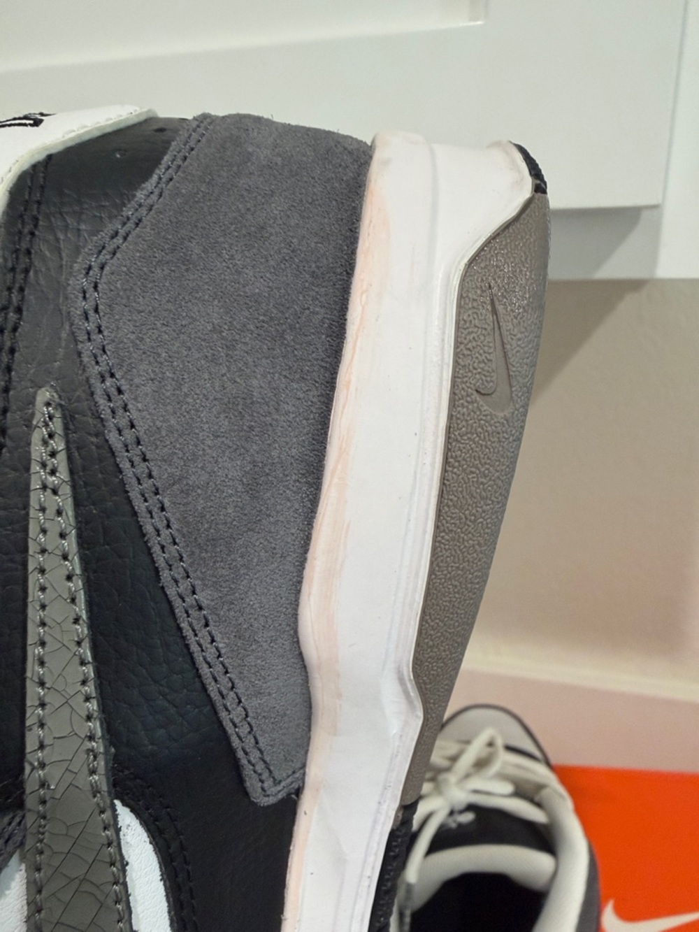 Nike White Black Gray Skate Low-Top Sneakers - Picture 10 of 11